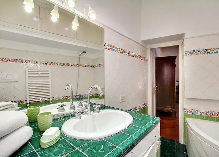 Stunning Pantheon Apartment